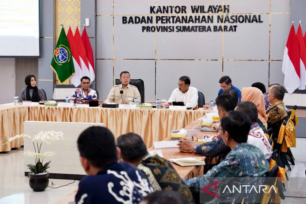 Menteri ATR/BPN berikan pembinaan khusus bagi Kantah se-Sumbar