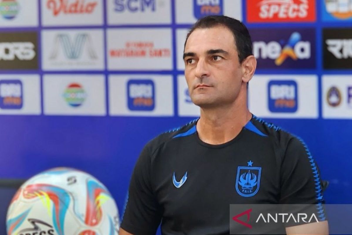 Pelatih PSIS Semarang Gilbert Agius dipecat