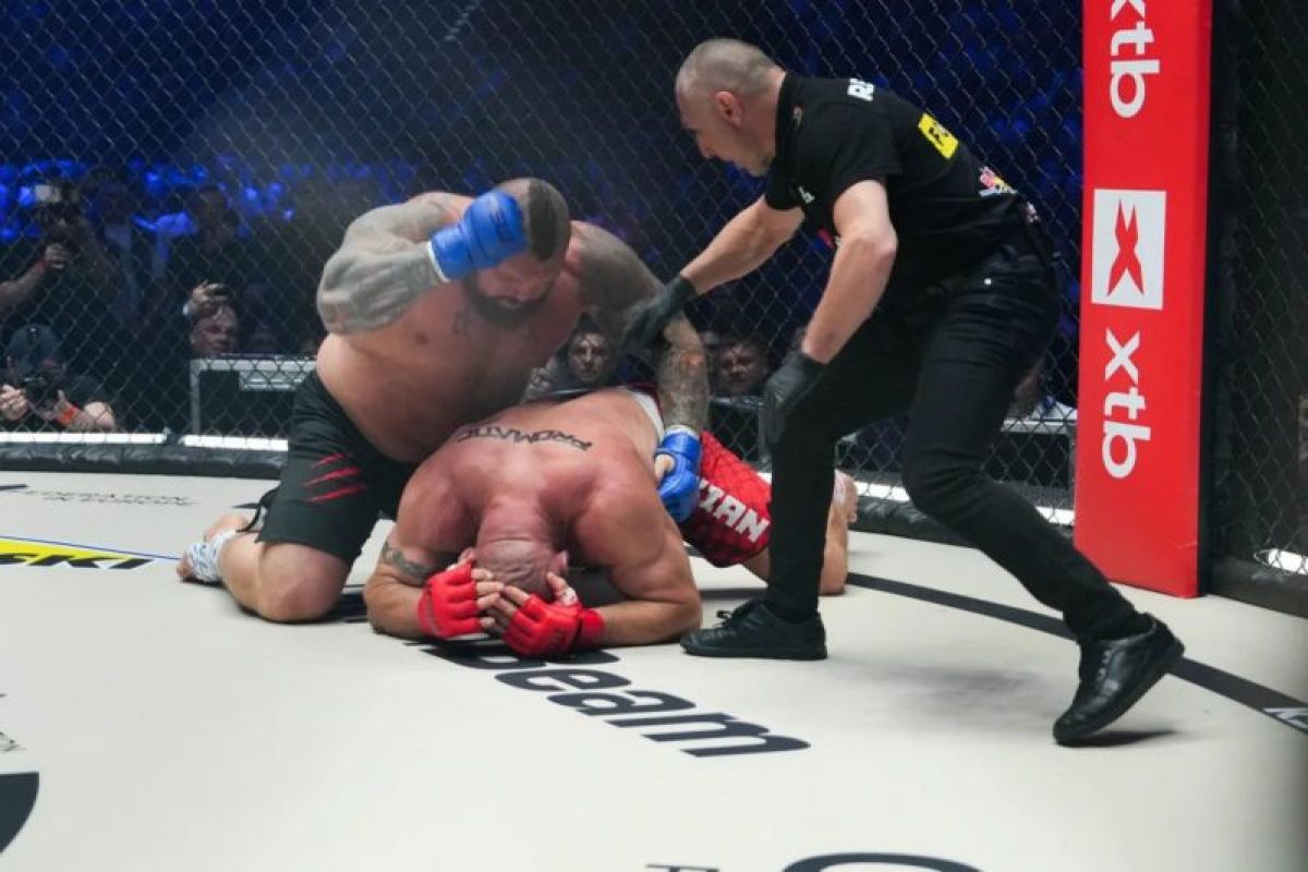 Eddie Hall minta maaf kepada Pudzianowski atas kontrovesi laga KSW 105