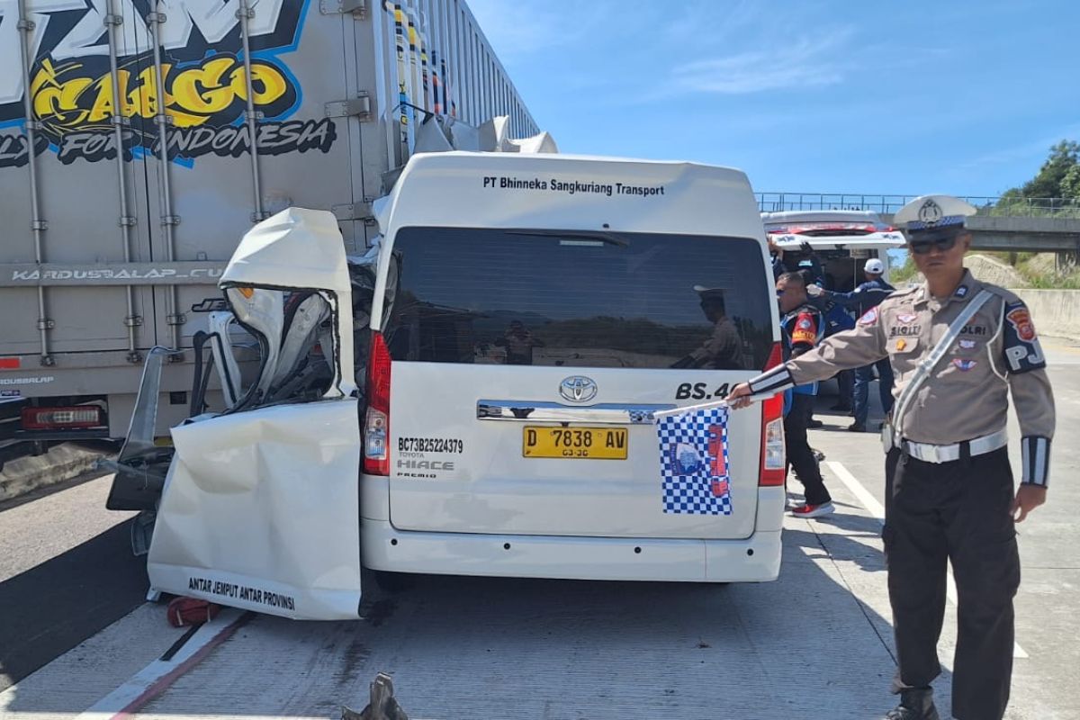 Tiga orang tewas dalam kecelakaan di Tol Cisumdawu Sumedang