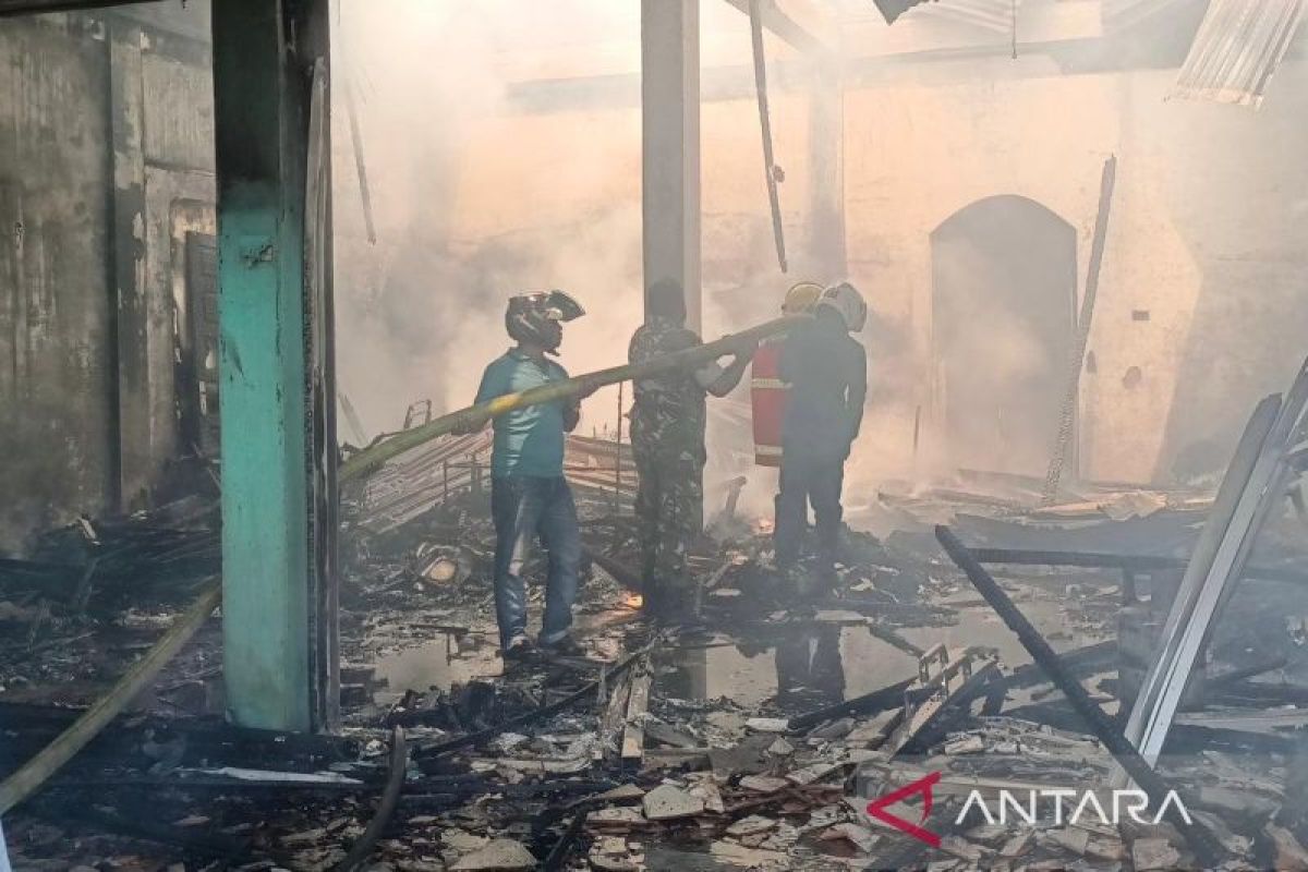 Dua ruko di Nagan Raya terbakar, seorang warga meninggal dunia
