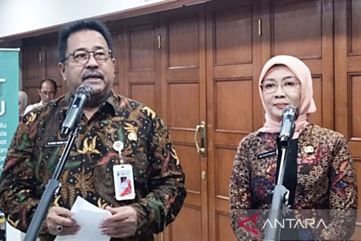 Wagub Rano pertimbangkan naik angkutan umum tiga kali sepekan