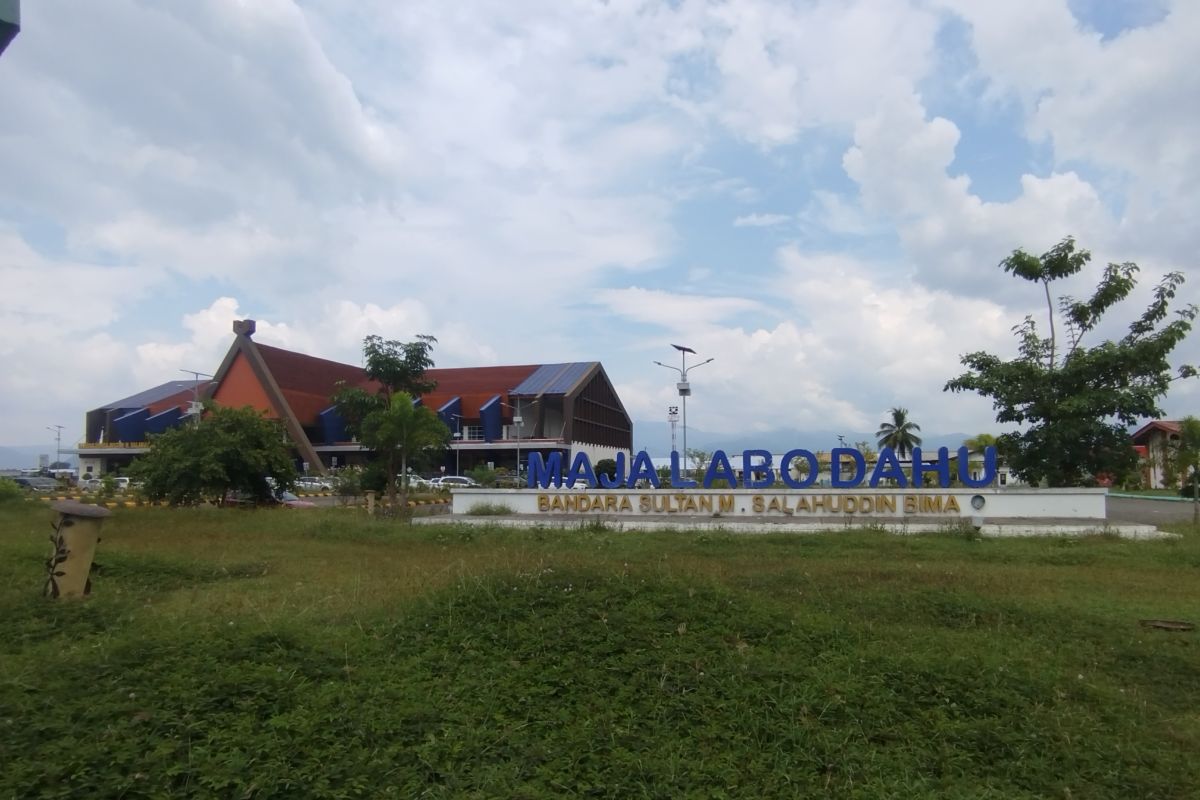 Animo masyarakat gunakan penerbangan di Bandara Salahuddin Bima tinggi
