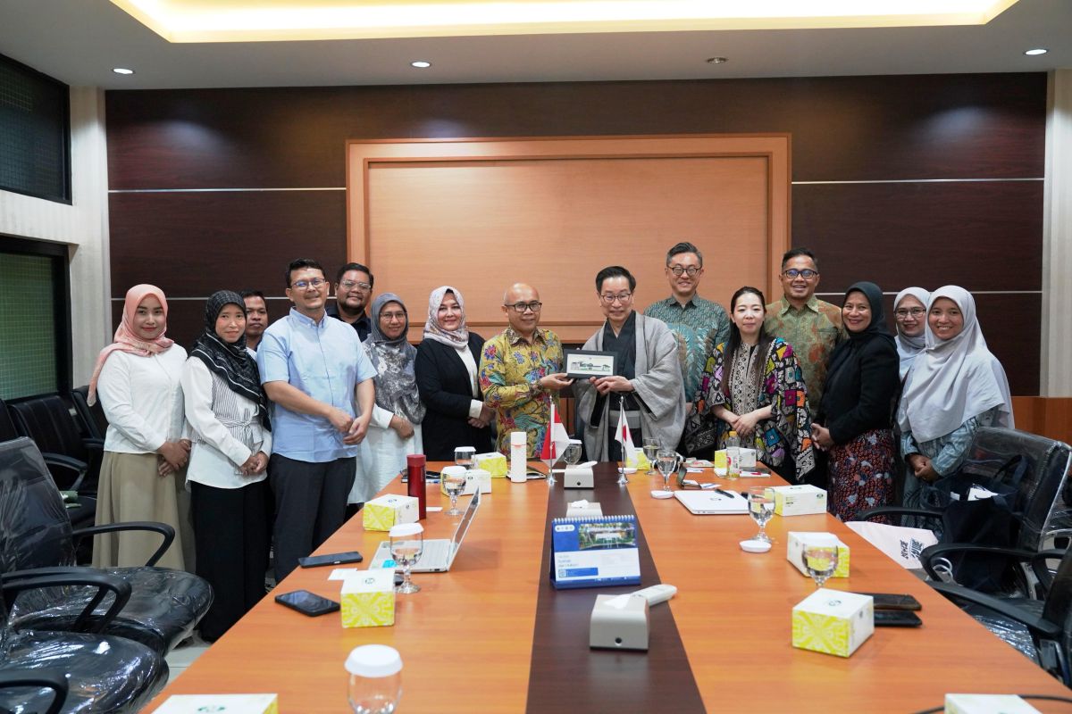Menbud Fadli Zon menjajaki peluang kerja sama konservasi dan promosi budaya