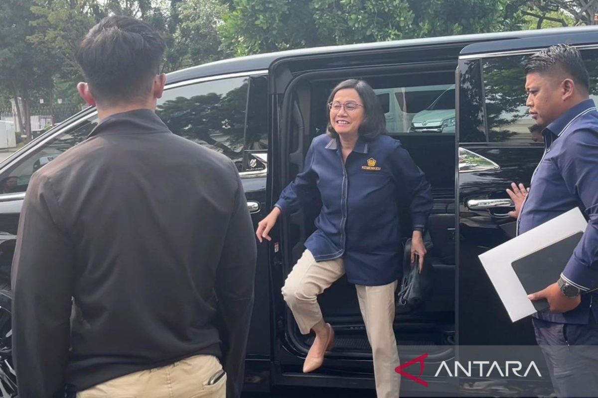 Prabowo panggil Mensos hingga Menkeu bahas sekolah rakyat