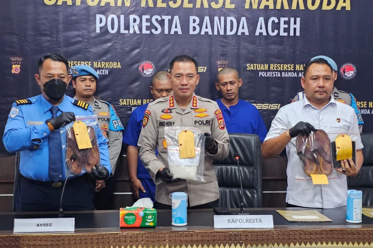 Dua warga Bogor tertangkap saat selundupkan sabu-sabu di bandara SIM