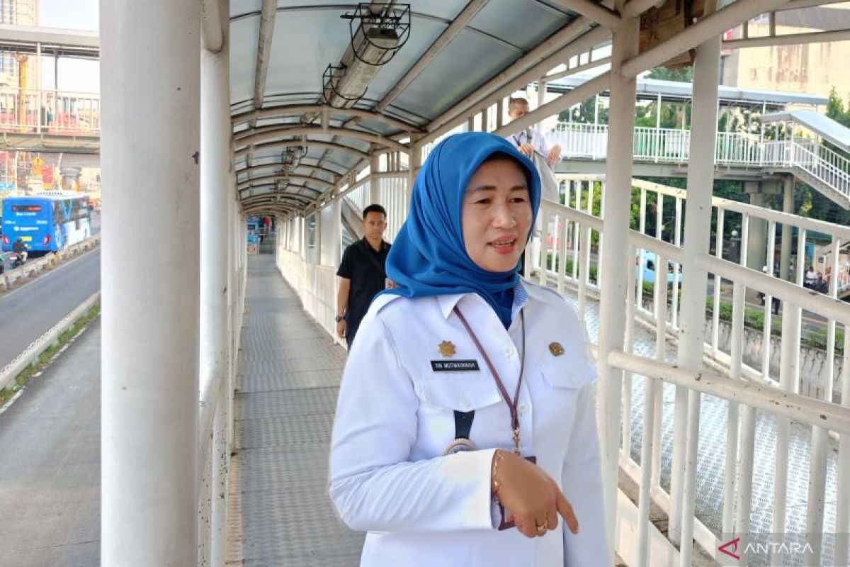 Pemkot Jaktim imbau ASN perkirakan waktu kemacetan naik angkutan umum