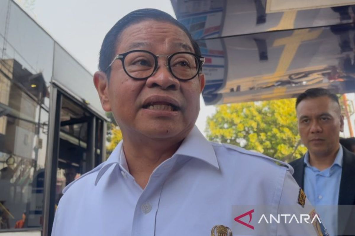 Pramono minta Satpol PP ikut awasi ASN yang tak naik angkutan umum