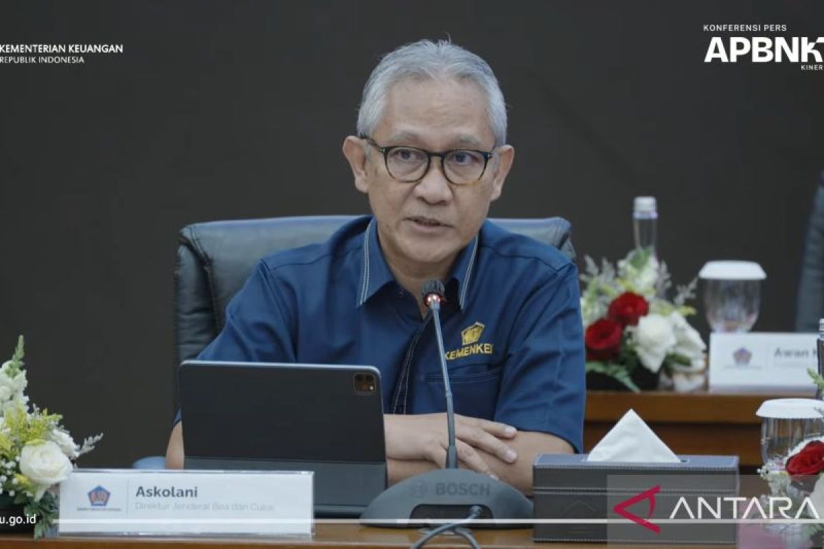 DJBC sebut downtrading memengaruhi penurunan produksi rokok
