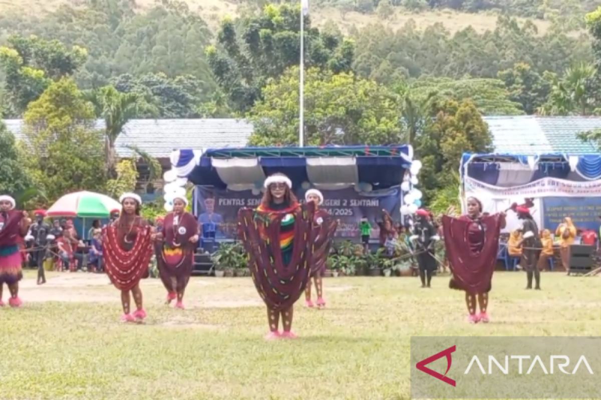 Orgenes Monim apresiasi pelestarian budaya Papua melalui pendidikan formal