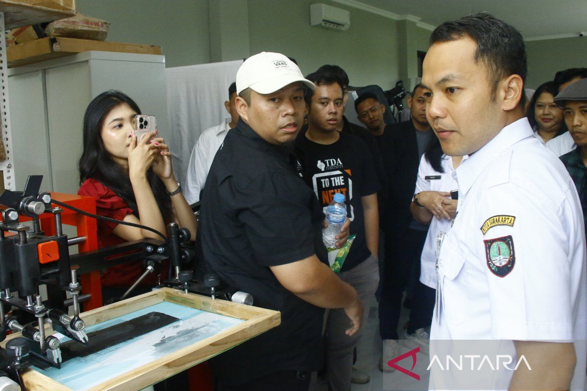 Respati Ardi resmikan UMKM Center di Solo