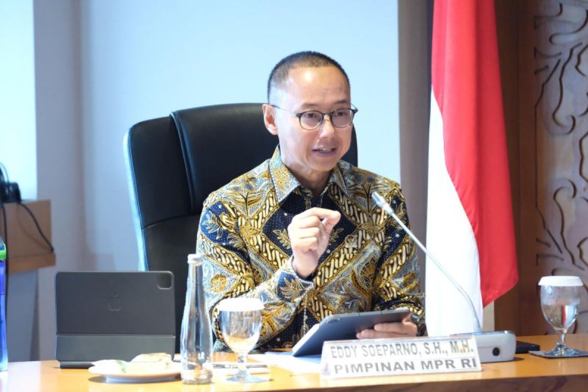 MPR leader applauds Prabowo's May Day presence