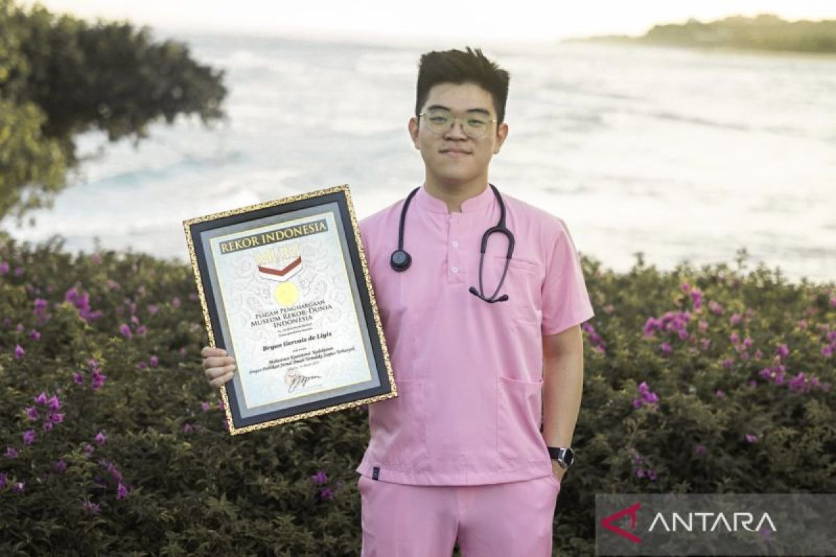 Bryan mahasiswa Pontianak raih rekor MURI lewat 36 publikasi ilmiah terindeks Scopus