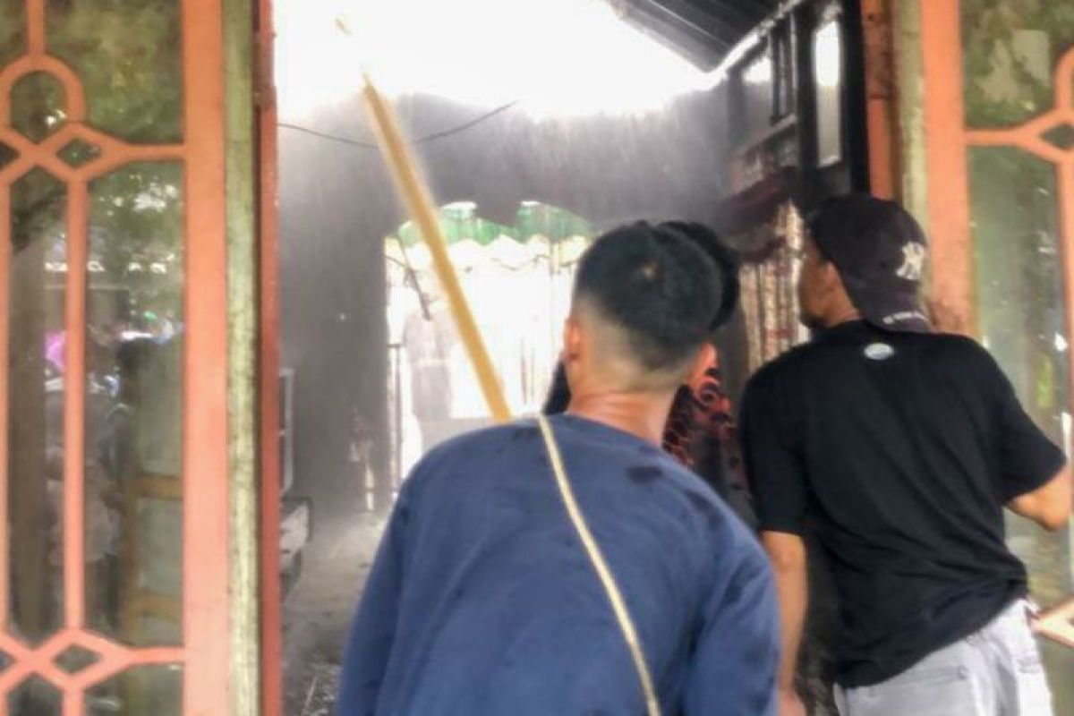 Satu rumah di Desa Banua Kupang HST terbakar dipicu api dari kompor