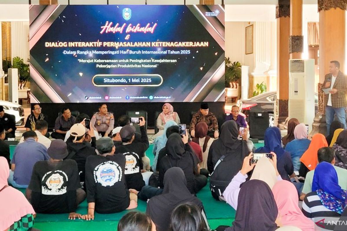 Buruh dan Pemkab Situbondo peringati Hari Buruh dengan dialog