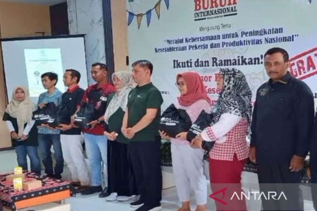 Pemkab Pamekasan peringati hari buruh dengan menggelar bakti sosial