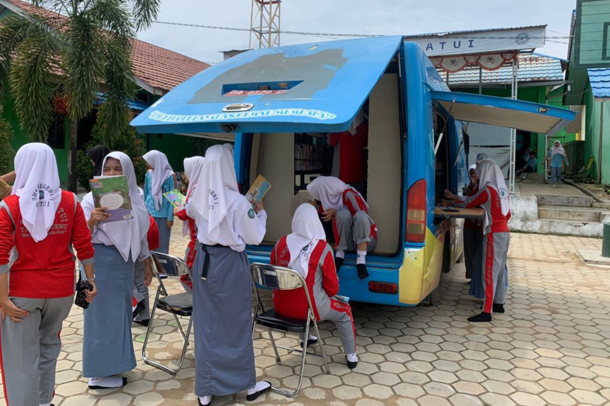 Puluhan perpustakaan sekolah dan desa di Kalsel raih akrediasi nasional