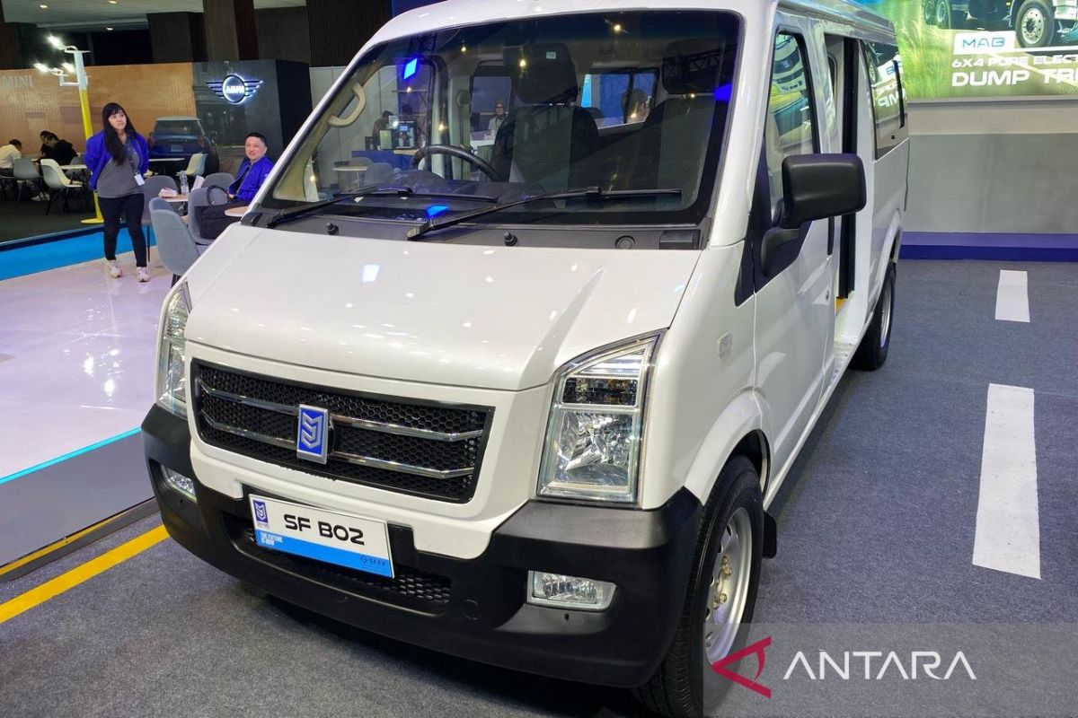 PT MAB tampilkan minivan elektrik yang mirip dengan Gelora E