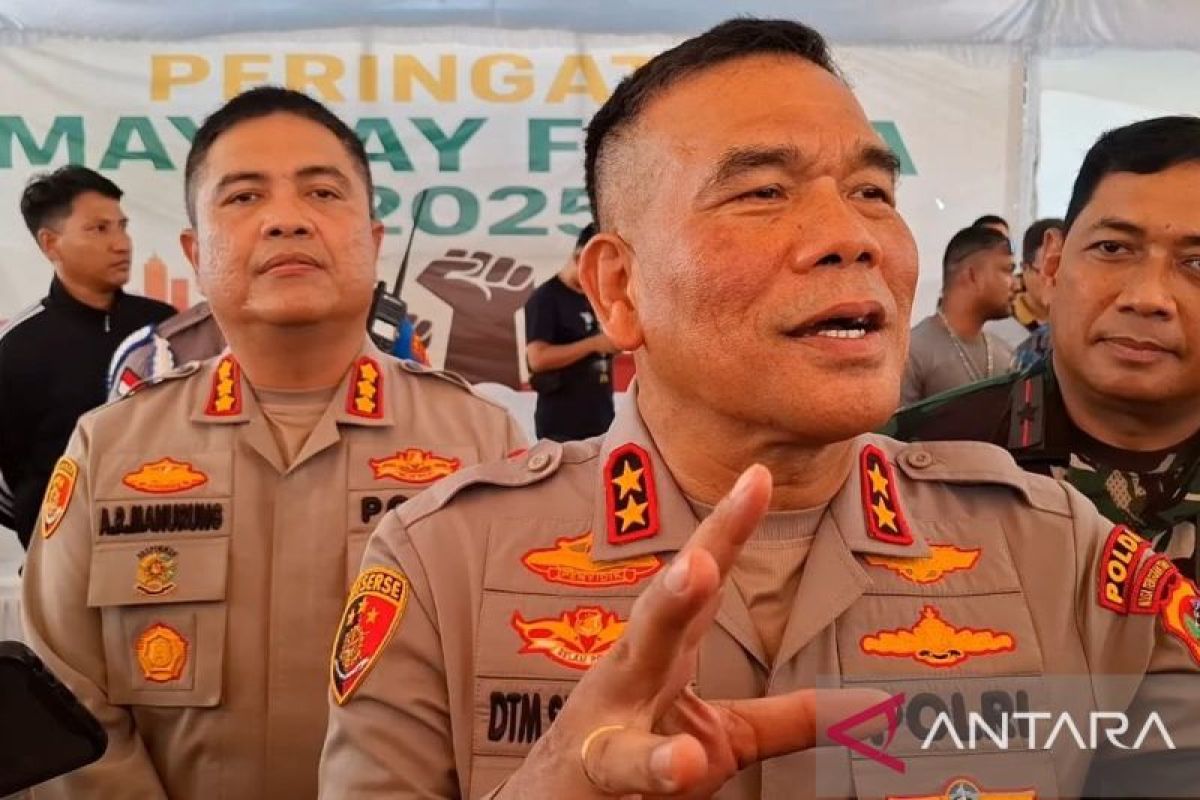 Kapolda menawarkan anak buruh berprestasi ikut tes polisi