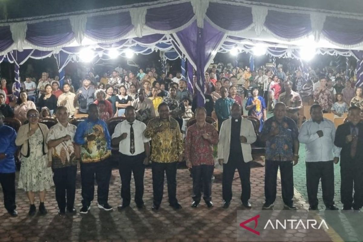 Hermus Indou ajak umat Kristen bawa damai di Kabupaten Manokwari