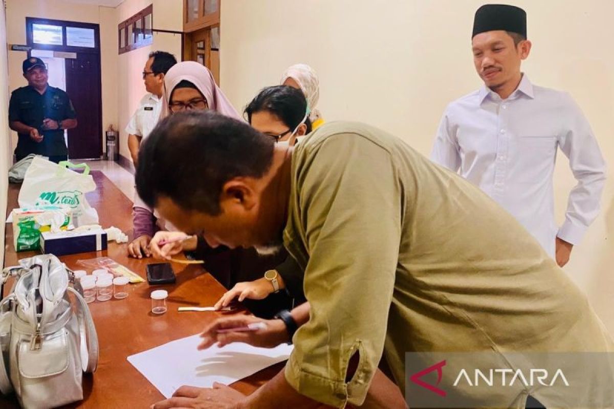 Pemkab Aceh Barat mendadak tes urine tujuh calon pejabat baru, ini hasilnya