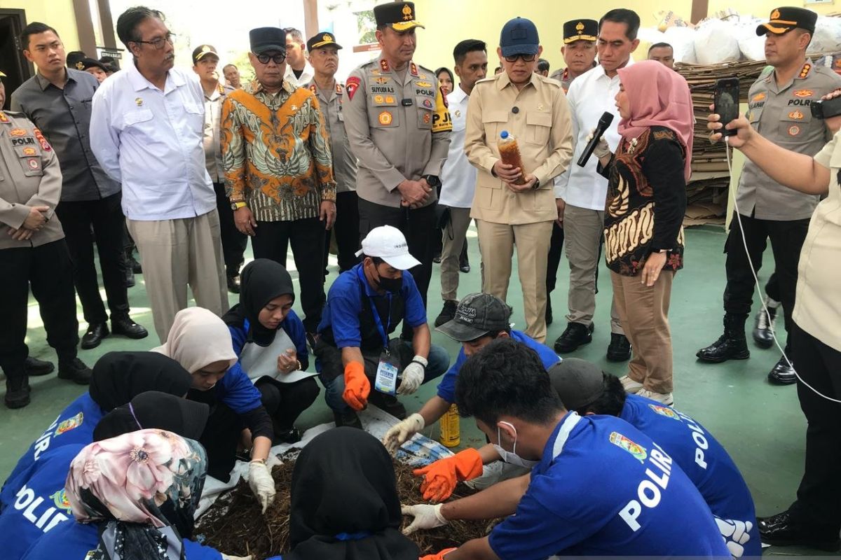 Menteri P2MI ingatkan PMI tempuh cara legal bekerja di luar negeri