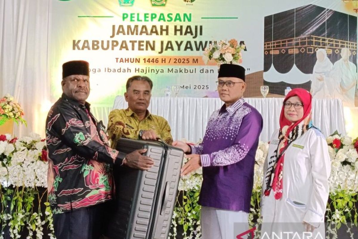Pemkab Jayawijaya lepas 47 calon haji Jayawijaya ke Tanah Suci