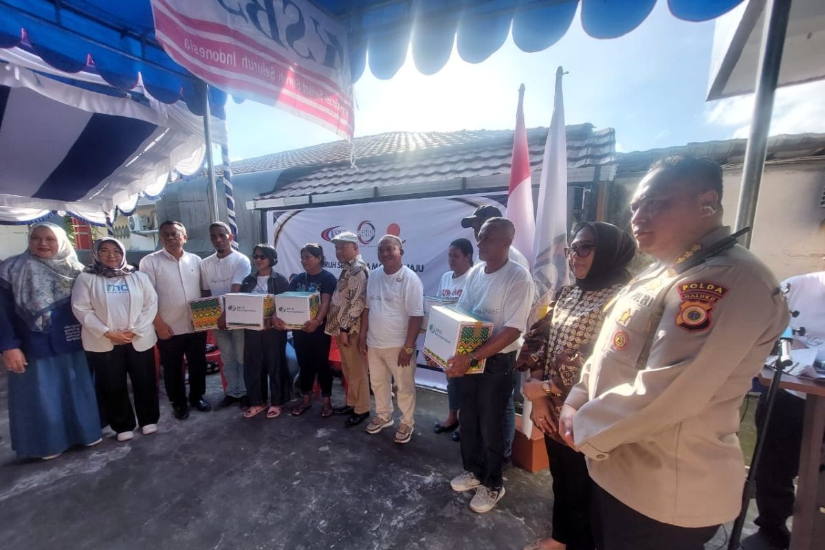 BPJS Ketenagakerjaan Cabang Maluku salurkan bantuan kebutuhan pokok ke pekerja PHK
