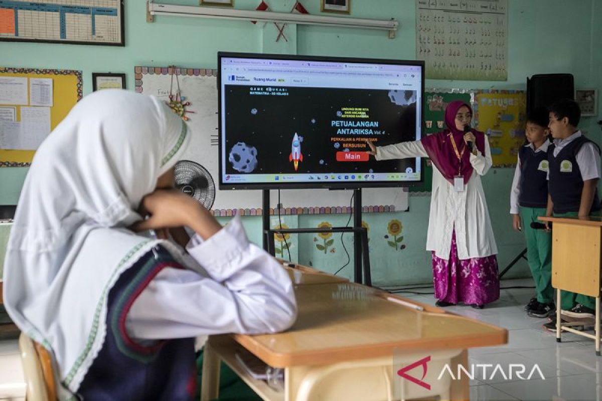 Humaniora kemarin, imbauan promosi haji hingga permasalahan pendidikan
