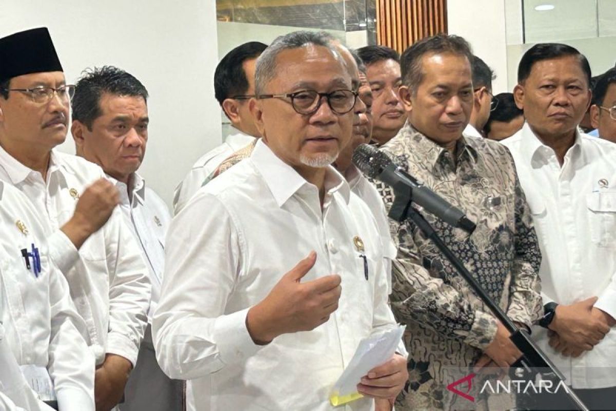 Menko Pangan Zulhas sebut koperasi desa berpeluang jadi holding usaha