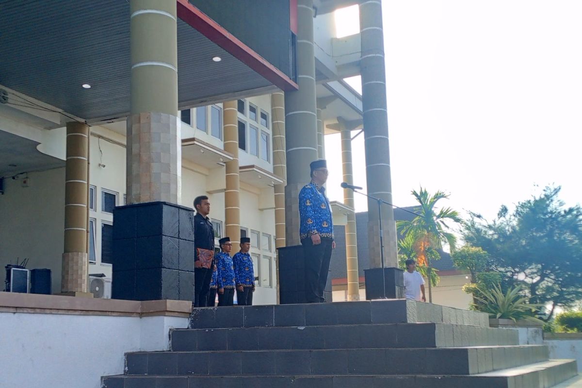 Sekda Pangkalpinang pimpin upacara peringatan Hardiknas 2025