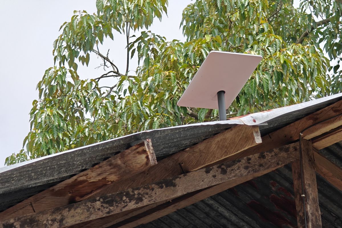 Militer Myanmar sita 30 perangkat internet satelit dalam operasi