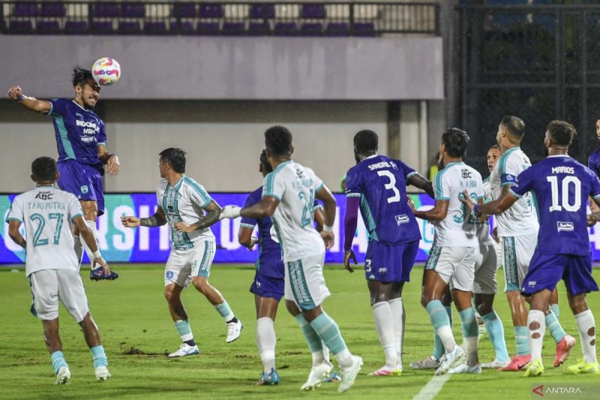 Ryuji Utomo selamatkan Persita dari kekalahan atas Persib Bandung