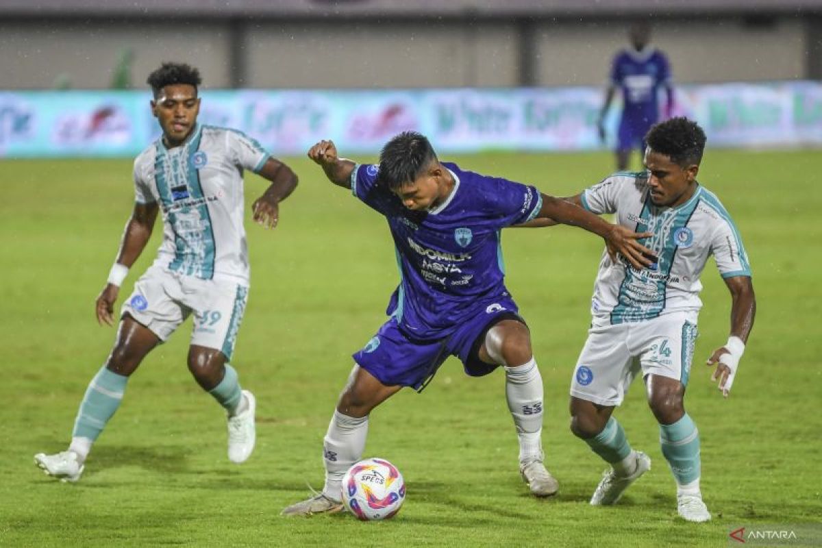 Liga 1 - PSBS Biak rebut tiga poin di markas Persita