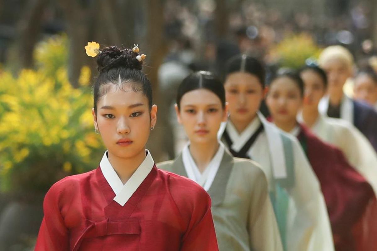  Peragaan busana hanbok di Seoul, Korea Selatan