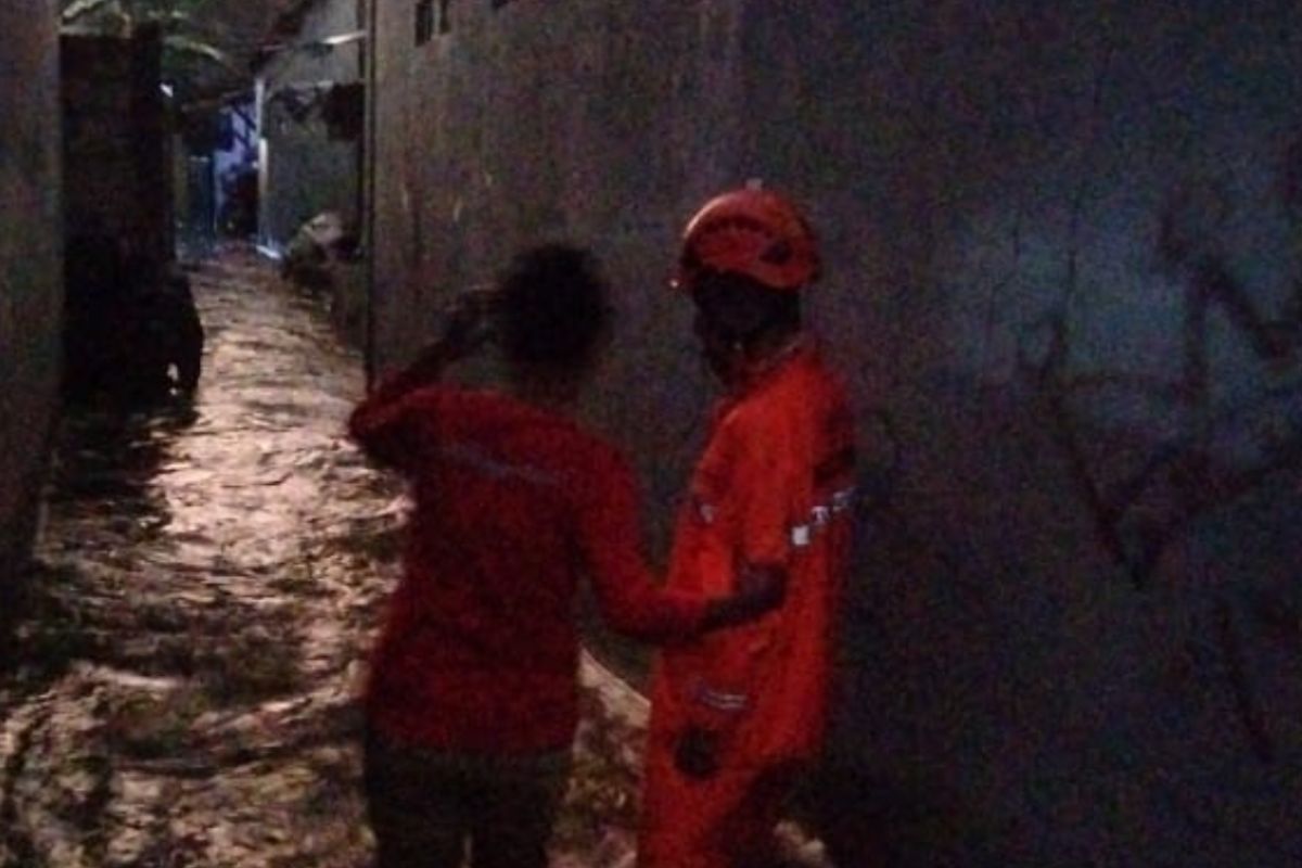 Hujan deras, enam RT di Jaksel terendam banjir