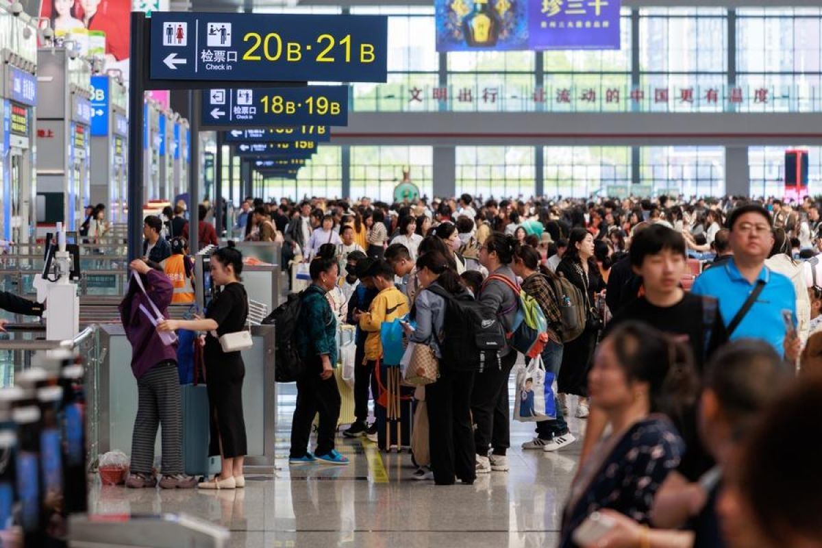 Libur Hari Buruh, China tangani 23,12 juta perjalanan penumpang kereta api