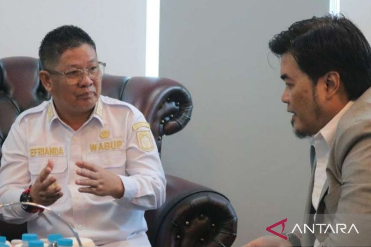 Wabup Bangka Tengah minta musik dambus diputar di bandara