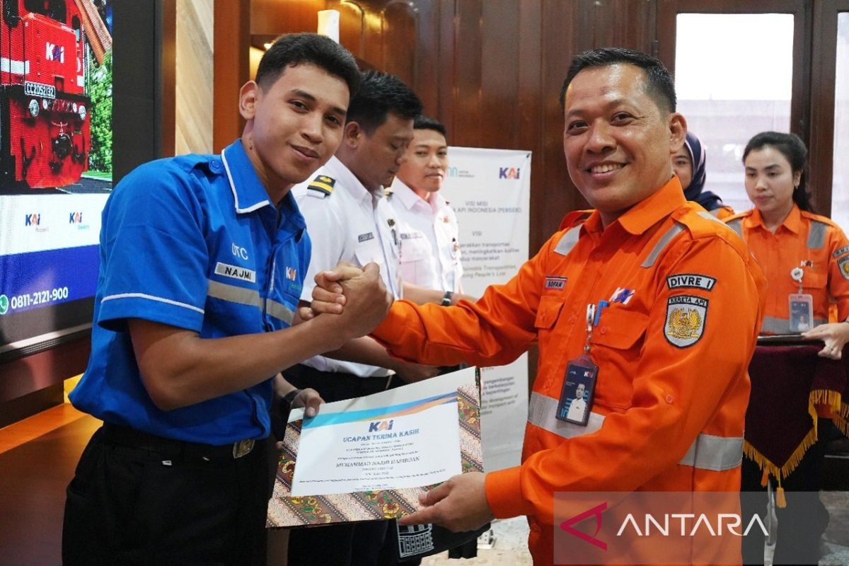 KAI beri penghargaan petugas gagalkan pencurian kabel sinyal kereta