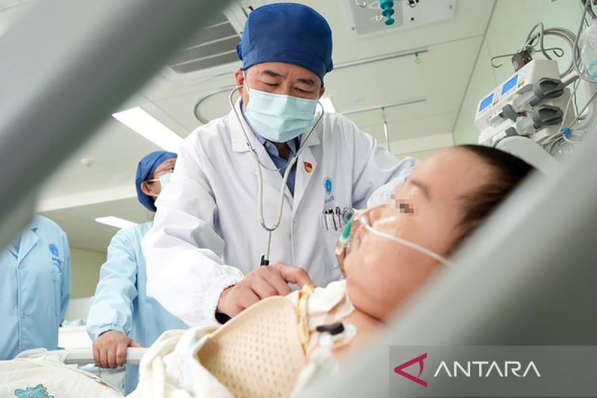 Tim dokter China catat rekor global, cangkok jantung buatan pasien termuda
