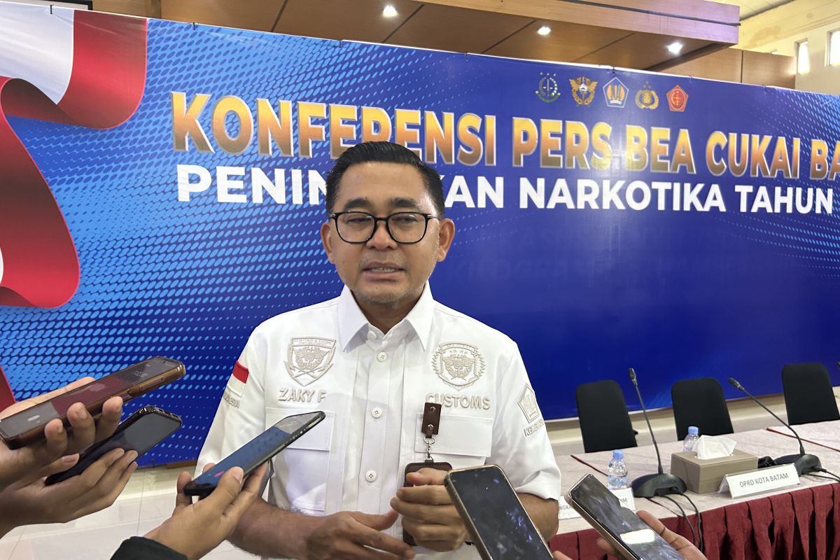 Bea Cukai Batam sebut 321.990 ekor BBL diduga akan diseludupkan ke Vietnam