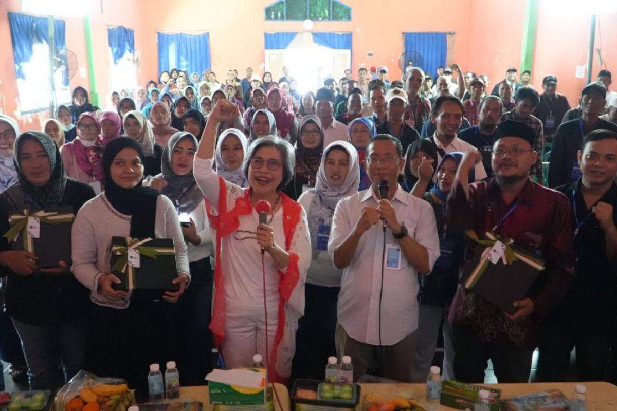 DPR-BGN gencarkan sosialisasi MBG di Surabaya