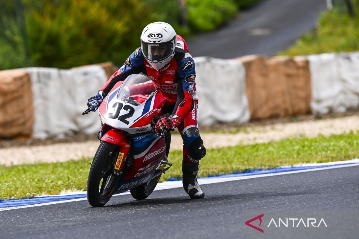 Pembalap muda Indonesia, Ramadhipa segel podium European Talent Cup 2025