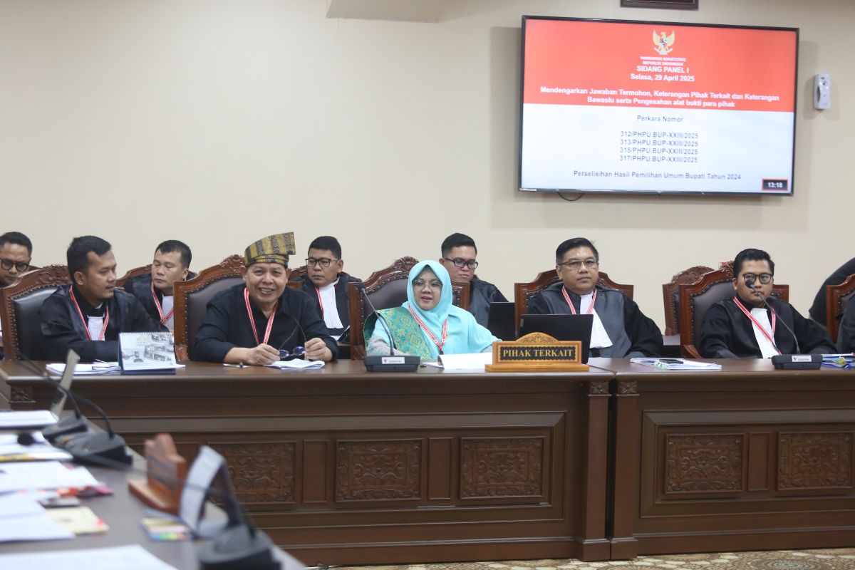 MK tolak gugatan Pilkada Siak, Afni Zulkifli-Syamsurizal tunggu dilantik