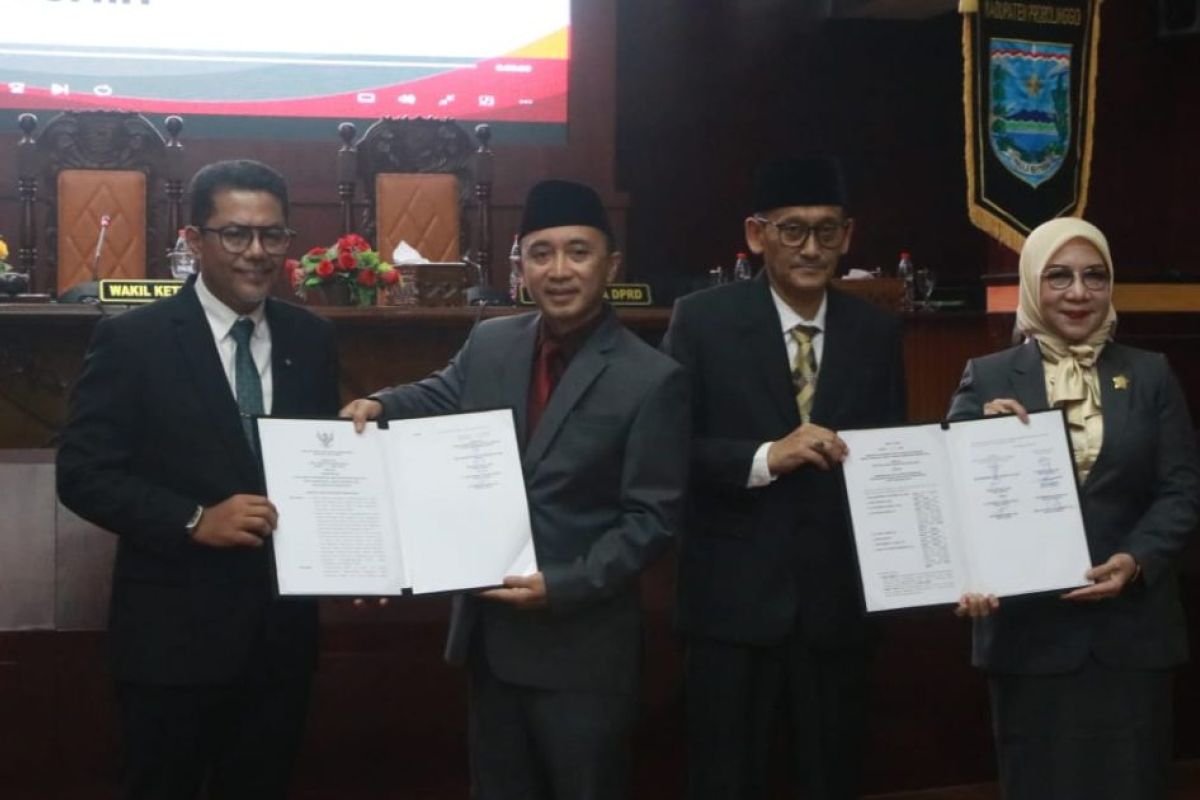 DPRD Probolinggo serahkan rekomendasi LKPJ Bupati 2024