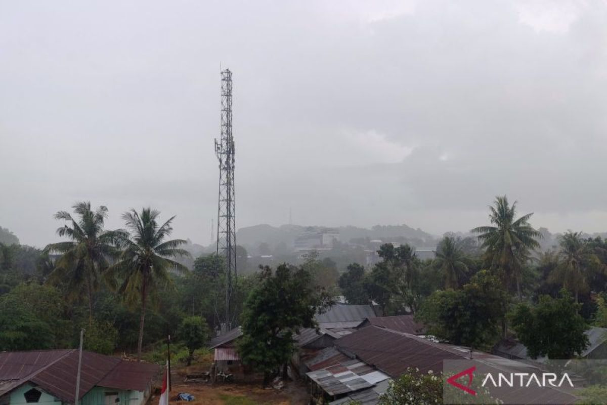 BMKG: Hujan musim kemarau di Labuan Bajo pengaruh fenomena atmosfir