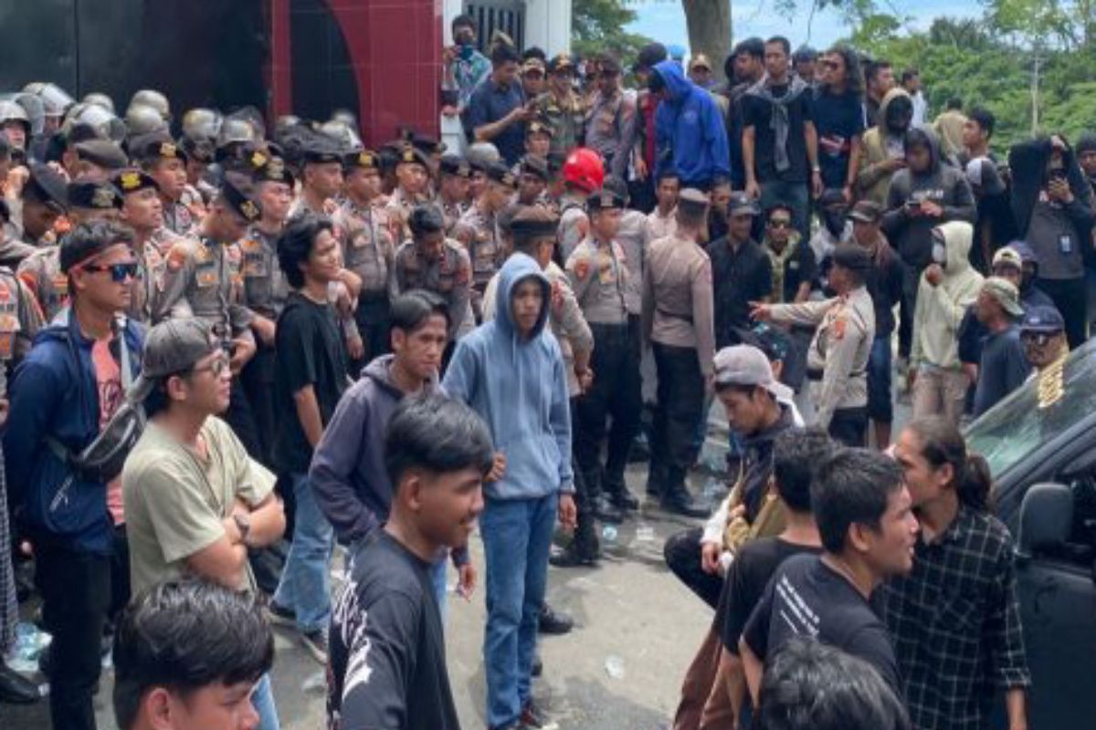 Polresta Mamuju kerahkan 300 personel amankan unjuk rasa tolak tambang pasir