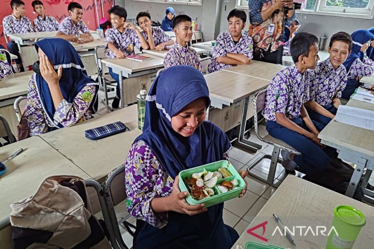 Ekonom: Pertanian dan MBG jaga ekonomi RI di tengah perang tarif