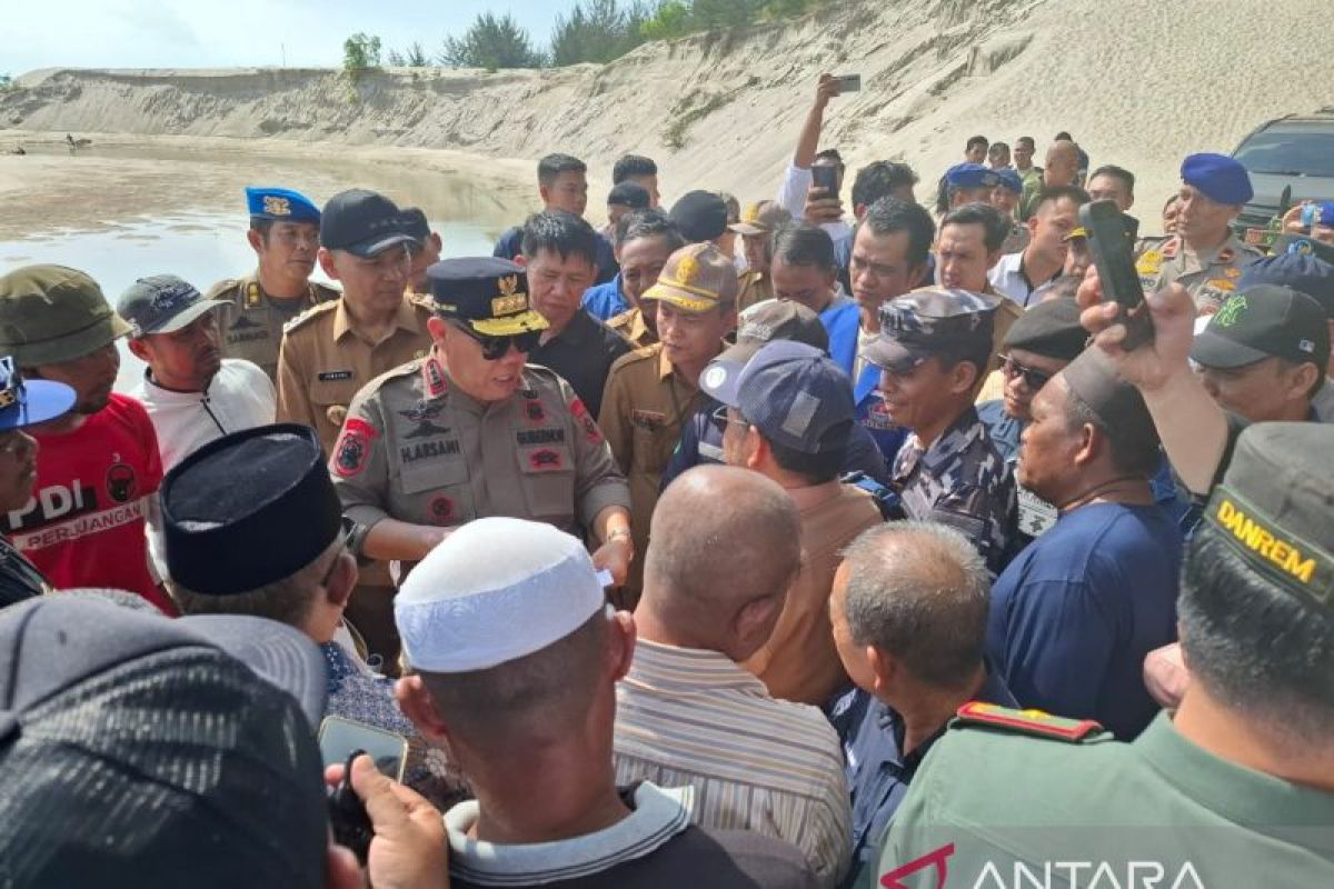 Danlanal Babel dampingi gubernur survei pendangkalan alur muara Jelitik