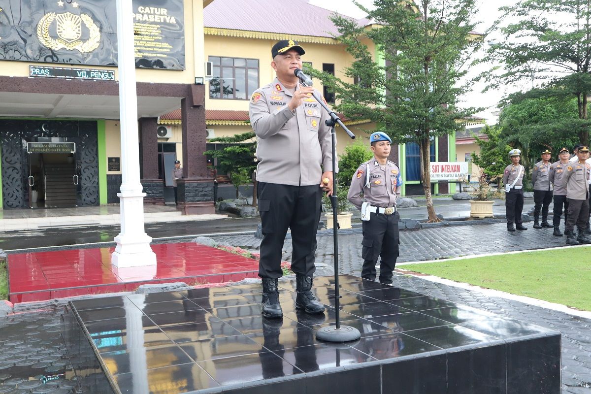 Kapolres Batu Bara pimpin apel pagi, tekankan disiplin dan semangat tugas personel